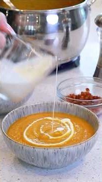 Easy Creamy Pumpkin Soup Recipe with bacon bits!