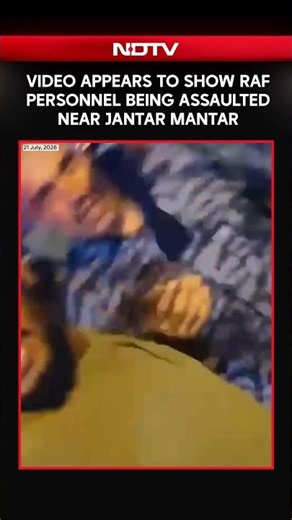 Jantar Mantar Protest Turns Violent? Video Shows Injured RAF Personnel Amid NEET Demonstration