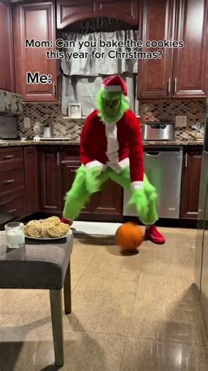 The Grinch has handles 🤣 (Via rob.vacco /IG)