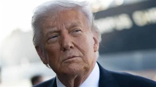 Donald Trump’s golf club moment backfires as viewers notice unexpected detail