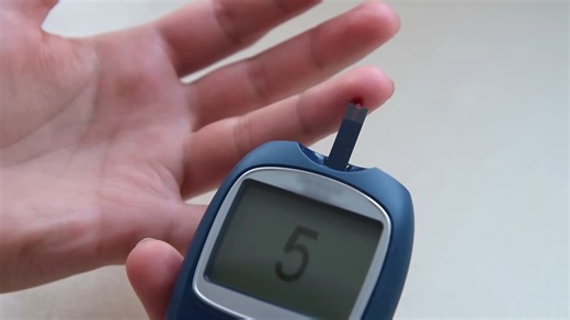 10 silent signs of diabetes you can see in the mirror - most people ignore them until it's too late
