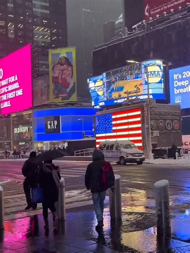 Winter❄⛄ Nyc🗽 USA🇺🇸 Time Square🌨🇺🇸 Sonw Manhattan United States ‎#unitedstates🇺🇸 #nycsnow ‎#foryouusa #timesquare ‎#searchinsightview2025