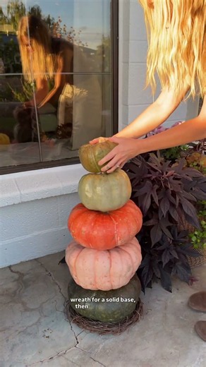 $2 Tomato Cage Pumpkin Topiary (Easy DIY Fall Porch Decor) #porchdecor #halloweenporch #frontporch