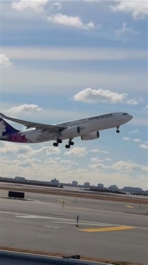 Hawaiian Airlines AirbusA330 Takeoff at LAX Airport #aviation #planespotting #airbus #boeing #plane