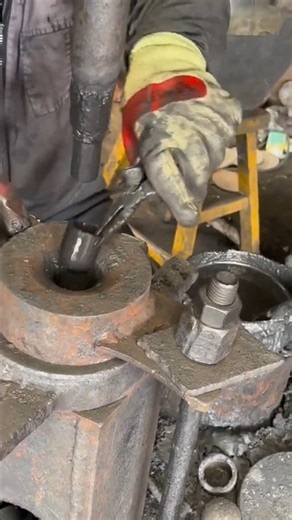 METAL CAPS!🔥⚙️😱#tech #engineering #industrial #manufacturing