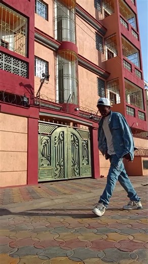 Lilsheizx Official on Instagram: "C-walk tutorial #DanceTutorial #HowTo #LearnDance #StudyDance #Reels #FacebookReels #ViralVideo #TrendingReels #Worldwide #ContentCreator #DanceTutorial #StudyDance #LearnDance #Reels #InstagramReels #ViralReels #ExplorePage #ForYou #DanceMoves #GlobalCreator"