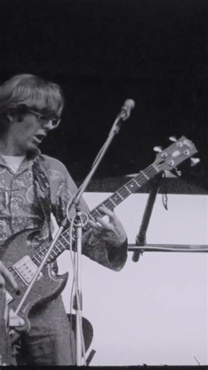 On this day in 1970, the Grateful Dead touched down in England for the first time ⚡️