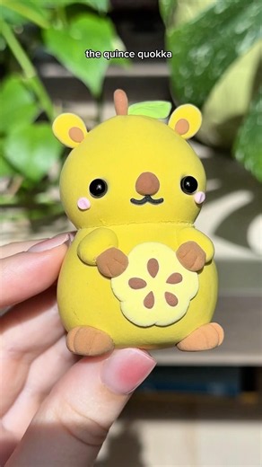 Making a QUINCE QUOKKA 🍐 #artshorts #clayart #airdryclay #crafting #craftideas #atoz #quokka #cute