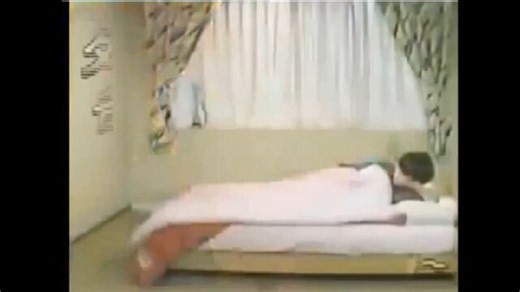 笑っていいともの後期で、具体的にはもう忘れちゃったんだけど、タモリがいかにも私がわかっている分野のこと言ったの。そしたらその場にいたお笑い連中が全くわからなくてポカンとしてたんだよ。タモリは、あ、しょうがないね、って顔で無視して進行しました。古典落語が聞く人の教養を要求するように、タモリの話にも実はそれが必要なんだと思ったりします。