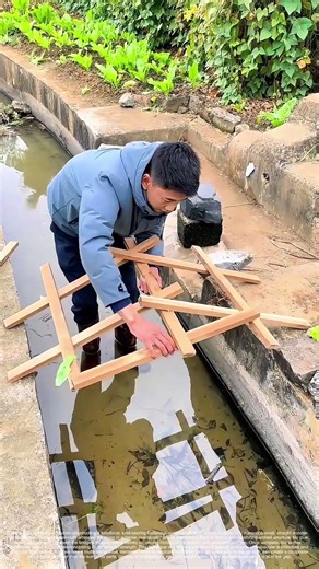 Arched by Hand: The Timber Bridge Built Without a Single Nail