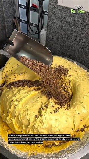This Pistachio Gelato Mixing Process Is So Satisfying! 💚🍨
