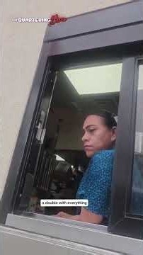 Wendy's Hands Customer Two Burgers Instead Of Three And The Manager Can't Follow #FastFood #Wendys