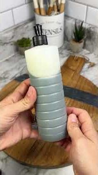 Coca-Cola + Salt Just Cleaned My Greasy Pan #CleaningHacks #DIY #HomeHacks