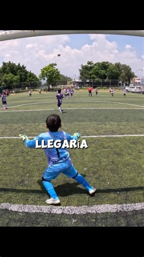 😱🧤 ¡Todos se burlaban de él, pero terminó sorprendiendo al mundo entero! ⚽🔥#Fútbol #Portero #FútbolI