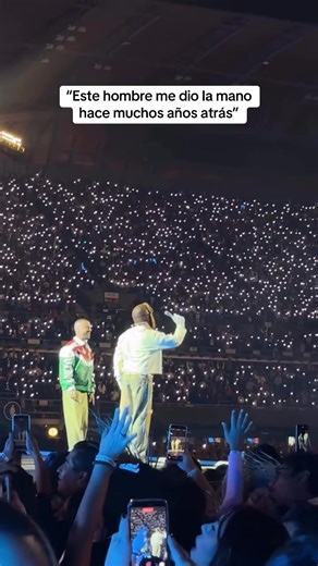 HISTÓRICO 🥹🥹 @J Balvin dice presente en el último concierto de @Bad Bunny en México 🇲🇽 ¡y comparten escenario después de más de 4 años! 🙏🏻🙏🏻 #tumusicahoy #tmh #badbunny #jbalvin