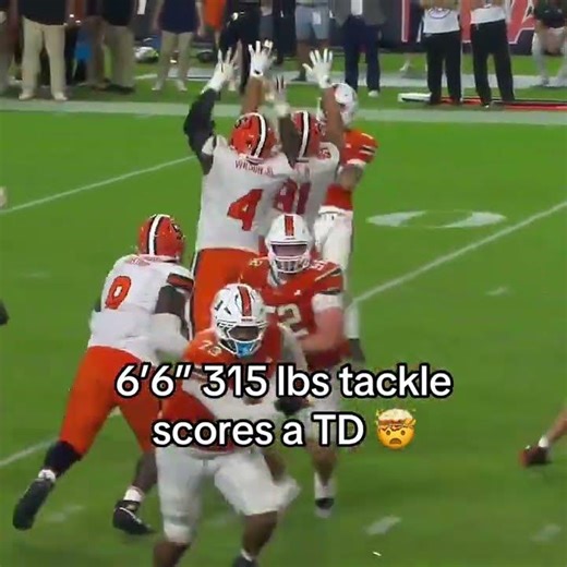 Francis Mauigoa not only is an elite tackle, he scores TDs too 🙌