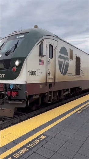 (Northbound) Amtrak 504 departs the Tacoma Dome Station.