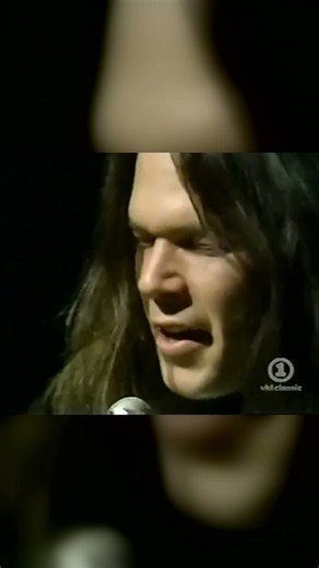 Neil Young – Heart of Gold | Intimate Live Performance #Shorts