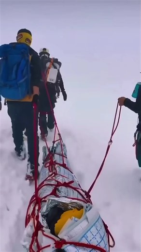Everest Climb: The Ultimate Mountain Adventure