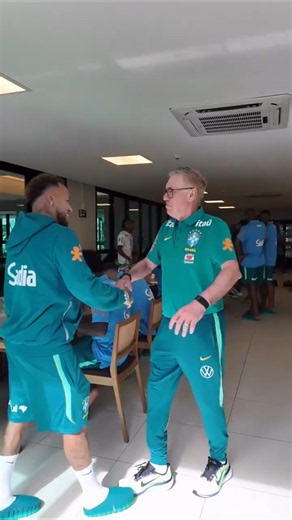 Neymar 🤝 Ancelotti 🇧🇷 (brasil/IG)