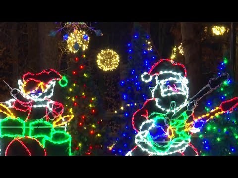 How Roanoke families keep Christmas spirit alive through traditions and kindness