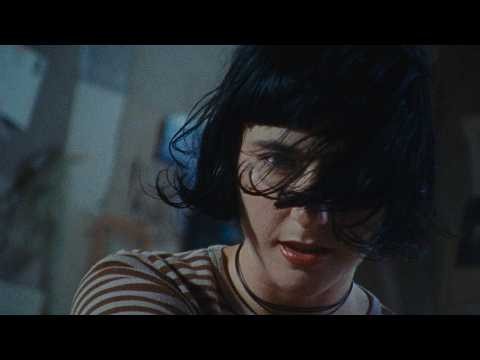 Winter - hollow (mixtape version) [Official Video]