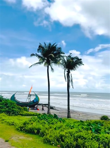 Cox's Bazar sea and sky — ঢেউ আর আকাশের মিলনে কক্সবাজার