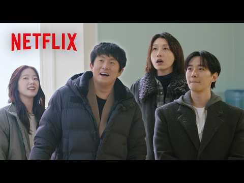 ジュノ、カズハ（LE SSERAFIM）たちの前に立ちはだかる”巨大ドア"🚪 | キアンの破天荒ゲストハウス | Netflix Japan