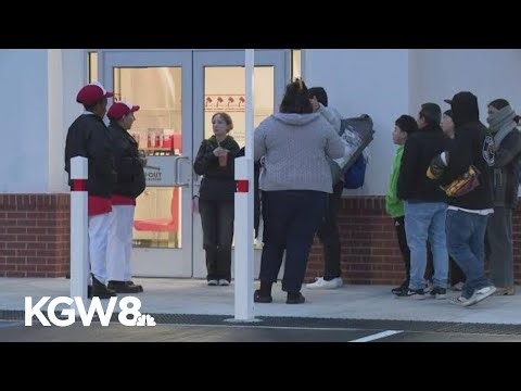Fans line up early as new In-N-Out opens its doors in Vancouver
