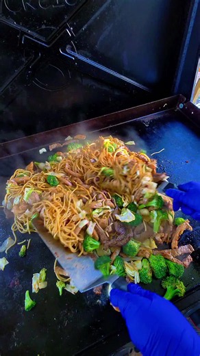 Hibachi at Home: Easy Blackstone Griddle Lomein Recipe