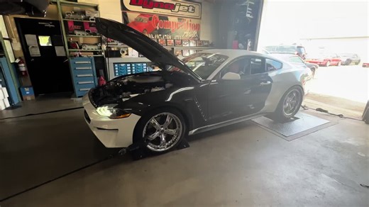 Ess g2 with a g3 intercooler on a 100mm pulley putting in some work #s#supercharged#e#esssupercharger#f#fordmustang#c#carbonfiber#e#everyone