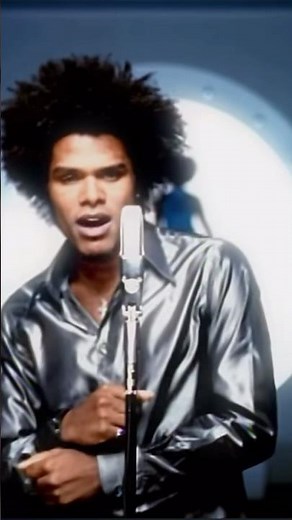 #OnThisDay April 2 1996. Maxwell released his debut album Maxwell's Urban Hang Suite 💿