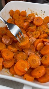 915K views · 5.6K reactions | Zanahorias al aliño andaluz  INGREDIENTES (4 personas) - 500 gr de zanahorias - 3 dientes de ajos pequeños - 1 cucharadita de sal - 1 cucharadita Cominos en grano - 1 cucharadita Pimentón - 1 cucharadita de orégano - 2 cucharadas soperas de vinagre de Jerez - 3 cucharadas soperas Aceite de oliva virgen extra - 3 cucharadas soperas Agua de cocción | Y hoy qué comemos | Facebook