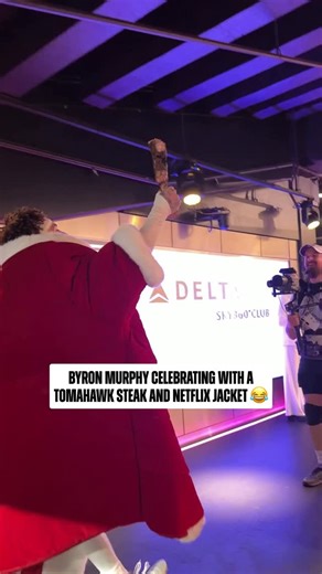 NFL on Instagram: "Holding up the steak like a trophy 🤣"