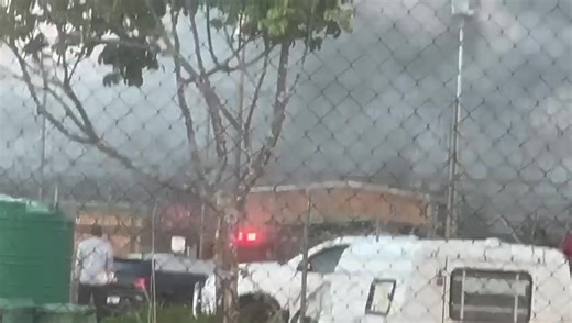 The fire at Kutama-Sinthumule prison in Louis Trichardt still burning. Pimani BaloyiKatlego NyoniMichael Makungo | SABC News Limpopo