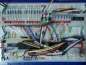ブレッドボードZ80マイコンでLEDチカチカ