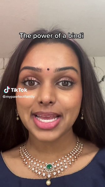 Enhancing Elegance: The Power of Wearing a Bindi