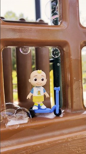 Catch the Bubble JJ! CoComelon Bubble Challenge! #cocomelon #shorts