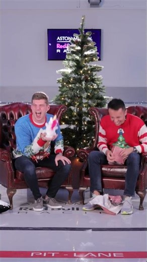 An iconic Christmas moment 🙌 😂 #f1 #redbullracing