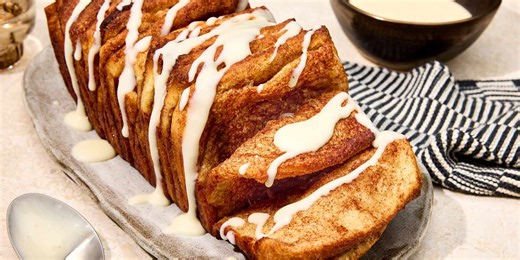 Cinnamon Roll Pull-Apart Toast