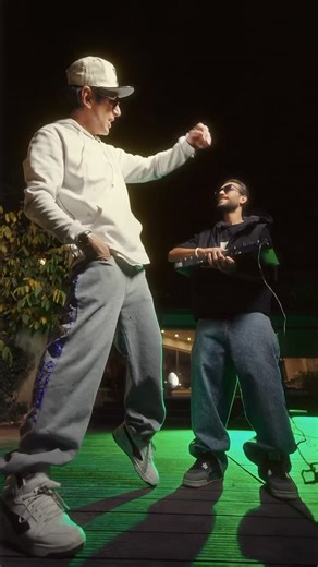 𝑅𝑒𝓏𝒶𝓎𝒶 on Instagram‎: "اینم یه موزیک شاد باحال به اسم « دلخوشیم » به درخواست شما عزیزای دل امیدوارم ازش لذت ببرید ❤️😍🙏🏻 @rezayaaa @masoudjahani Lyrics & Music : @rezayaaa Arrangement & Mix Master: @masoudjahani Guitar: @kiandarat Video by : @hamed.hemmat.studio Vocal Record: @sepehrshojaeii Hair & makeup : @muhammadreza__rsl Advertising : @ali_tehranmusic @alizolatash Production by : @miladsoori_ @navayejahani Special tnx to : @farnood_khademi @muhammadreza__rsl #rezaya#masoudjahani#del