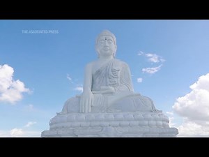Myanmar builds giant Buddha statue