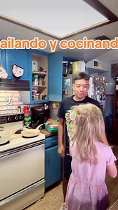 Bailando y cocinando , me pedían video de baile y aquí lo tienen | Los Foristers
