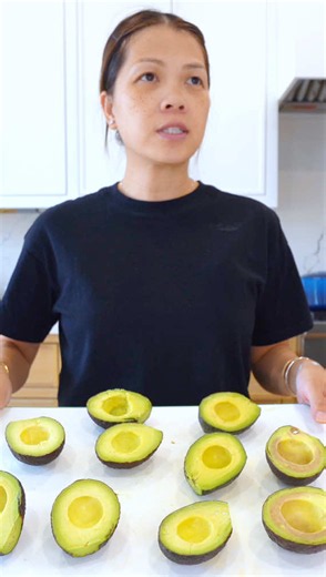 Guacamole Recipe - Easy Fresh Guacamole (Classic)