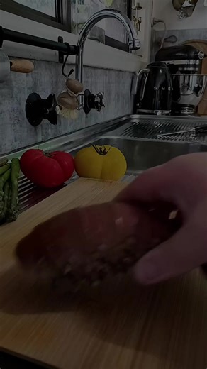 Cozy & Heartwarming Simple moments, slow cooking, and a little bit of vintage charm #cozycooking #vintagekitchen #cherrypie #crayfish #lunch