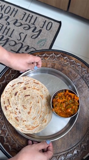 This brahmin cooks on Instagram: "Try the delicious range of ready to cook products from @araasfoods Veg Kolhapuri • Boil mixed veggies. • Roast + powder grind: red chilli, coriander, fennel, cloves, cinnamon, pepper, khus khus • Sauté onion → add ginger-tomato puree → cook till oil separates. • Add 2–3 tsp masala + Kashmiri powder + salt + little water. • Add veggies → simmer 5 mins. • Finish with kasuri methi + coriander. [ ready to cook, kerala parota, veg Kolhapuri, set dose, wheat parota, q