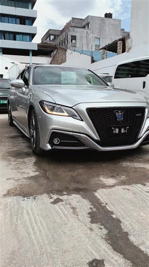 Toyota Crown RS 2018 – Luxury with Attitude • Engine: 2.5L Hybrid (A25A-FXS) • Power: 226 HP (Hybrid System) • Transmission: E-CVT Automatic • Drivetrain: RWD / AWD option • Fuel Consumption: 20–23 km/L • Sport-Tuned RS Suspension • LED Headlights DRLs • 18” RS Alloy Wheels • Dual Exhaust Finish • 12.3” Touchscreen Display • Reverse Camera Parking Sensors • Toyota Safety Sense • Premium Leather Interior #ToyotaCrownRS #Crown2018 #HybridLuxury #ExecutiveCars #KenyaCarMarket 🚘@ELDORET GOSSIP CLUB