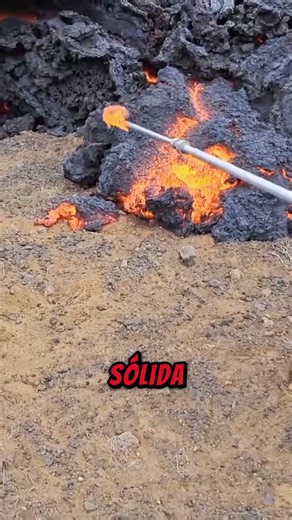 Why doesn't this banana burn in lava 🌋🍌