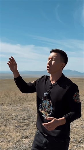 Alex Kuular on Instagram: "Heavenly vibrations #throatsinging #alexkuular #voiceofnature #overtonesinging #healingvibrations"