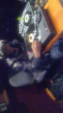 Q-Tip needle dropping in the studio!